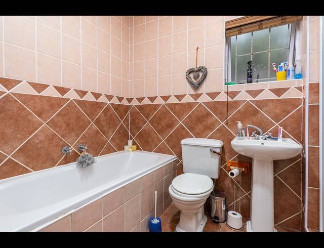 3 BEDROOM FREEHOLD FOR SALE IN PARKLANDS
